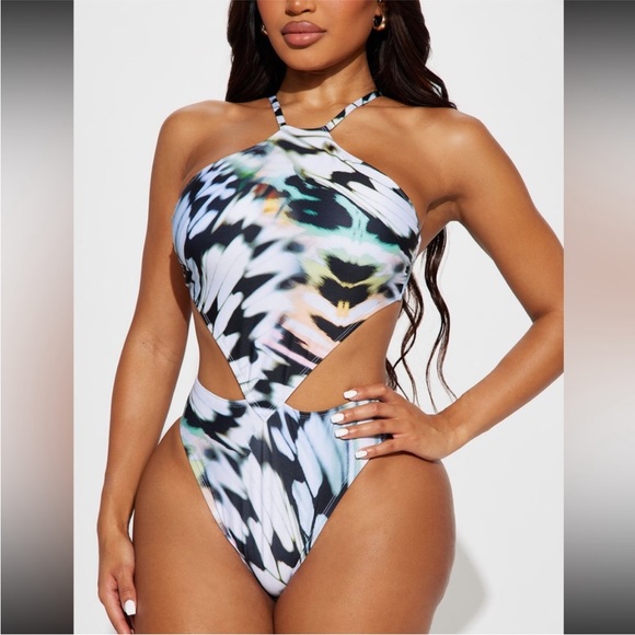 NWT FASHION NOVA “Island Love Affairs” Swimsuit - Picture 3 of 7